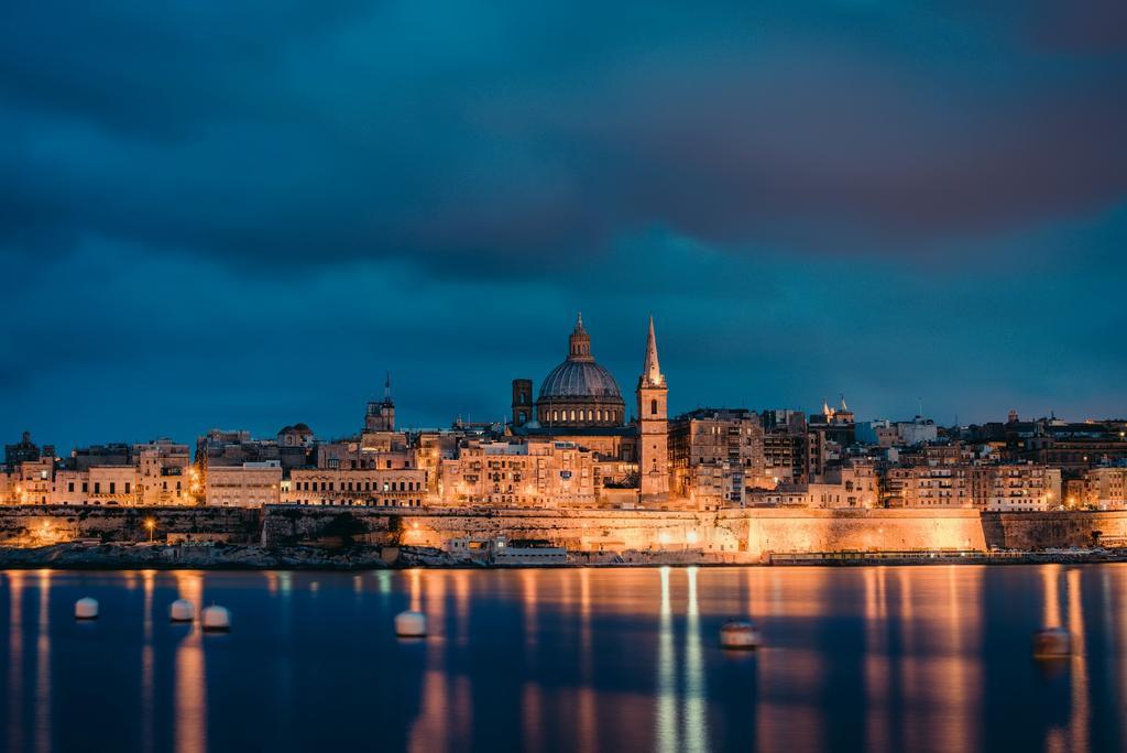 Apartment With Stunning Seaviews Sliema Exteriör bild